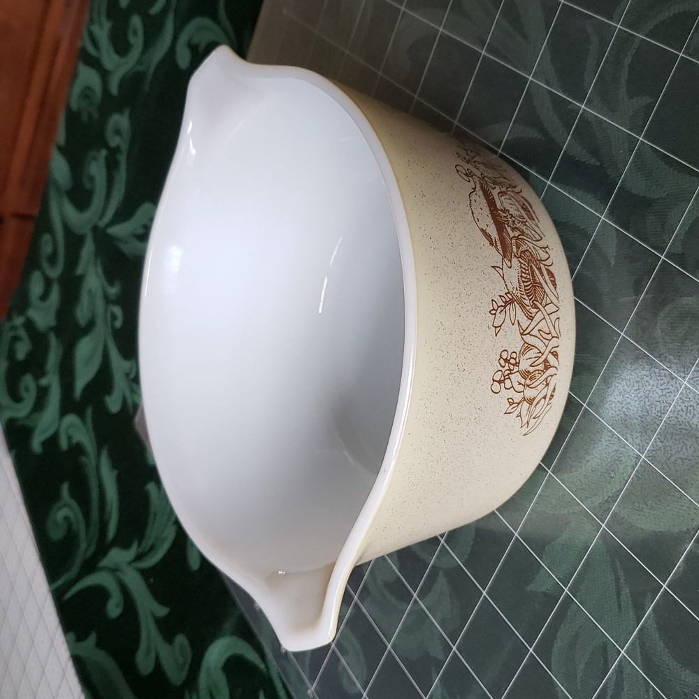 Pyrex 473 B Vtg 1981 Specked